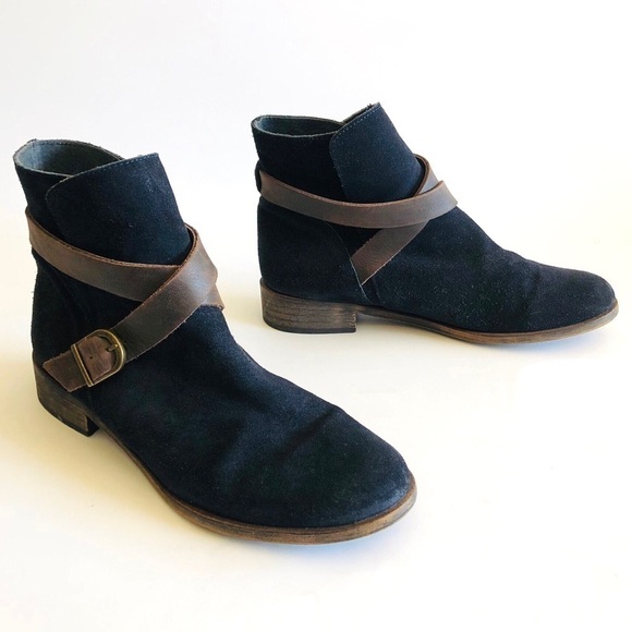 La Scarpa Suede Ankle Booties - Picture 3 of 16
